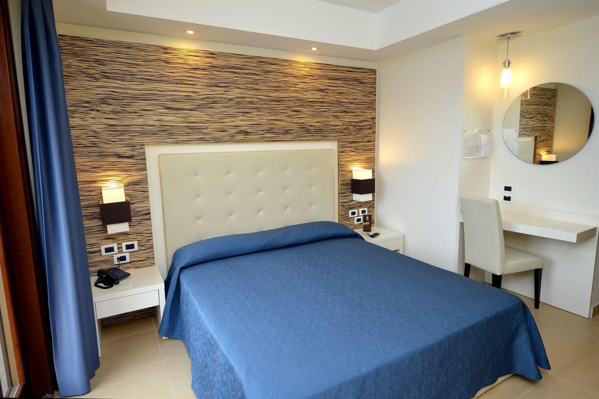 Prince Franklyn Hotel Santa Maria di Castellabate Eksteriør billede